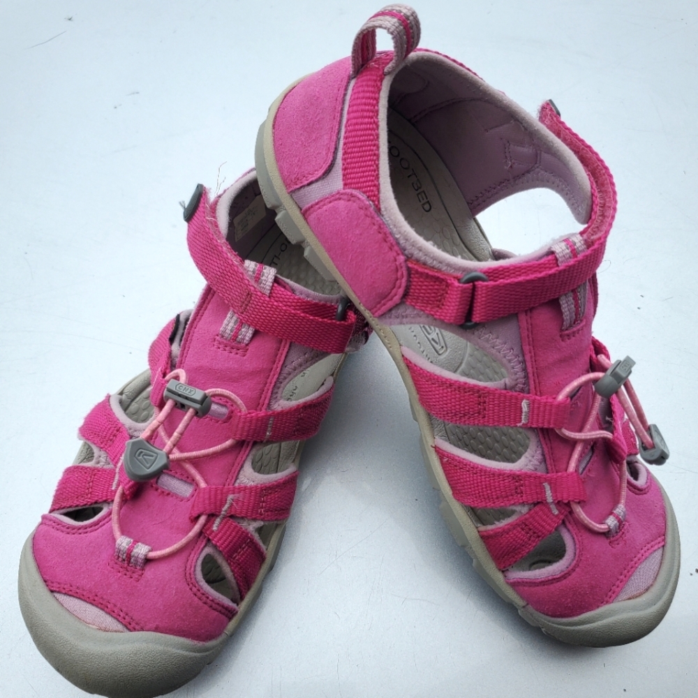 Keen water 💦 sandals/pink